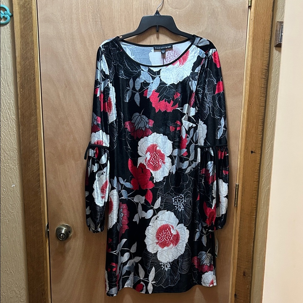 New Beautiful Black and Red Floral Long Sleeve Dress